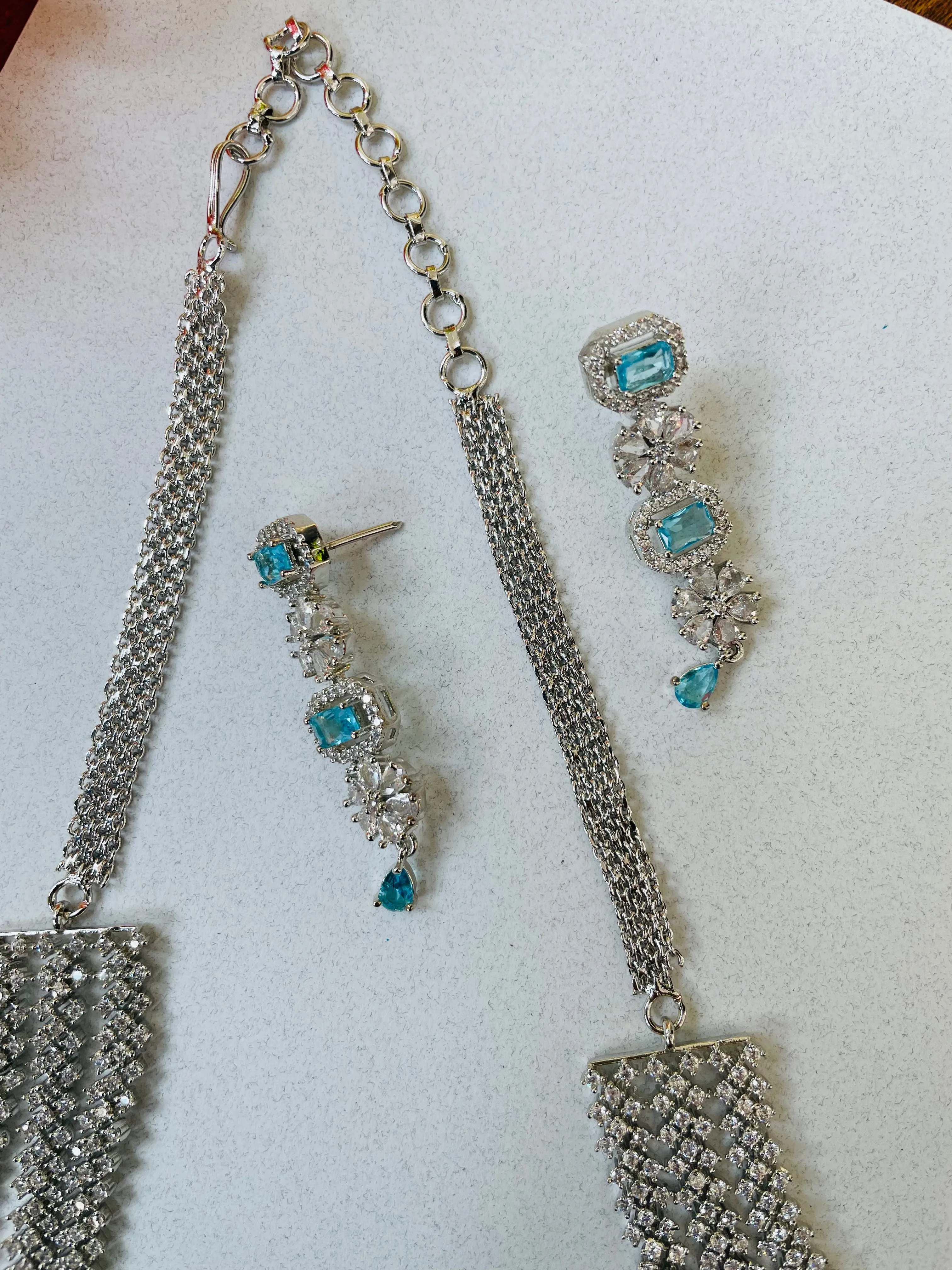 AQUA TRIPLE LAYERED NECKLACE-Elegance49