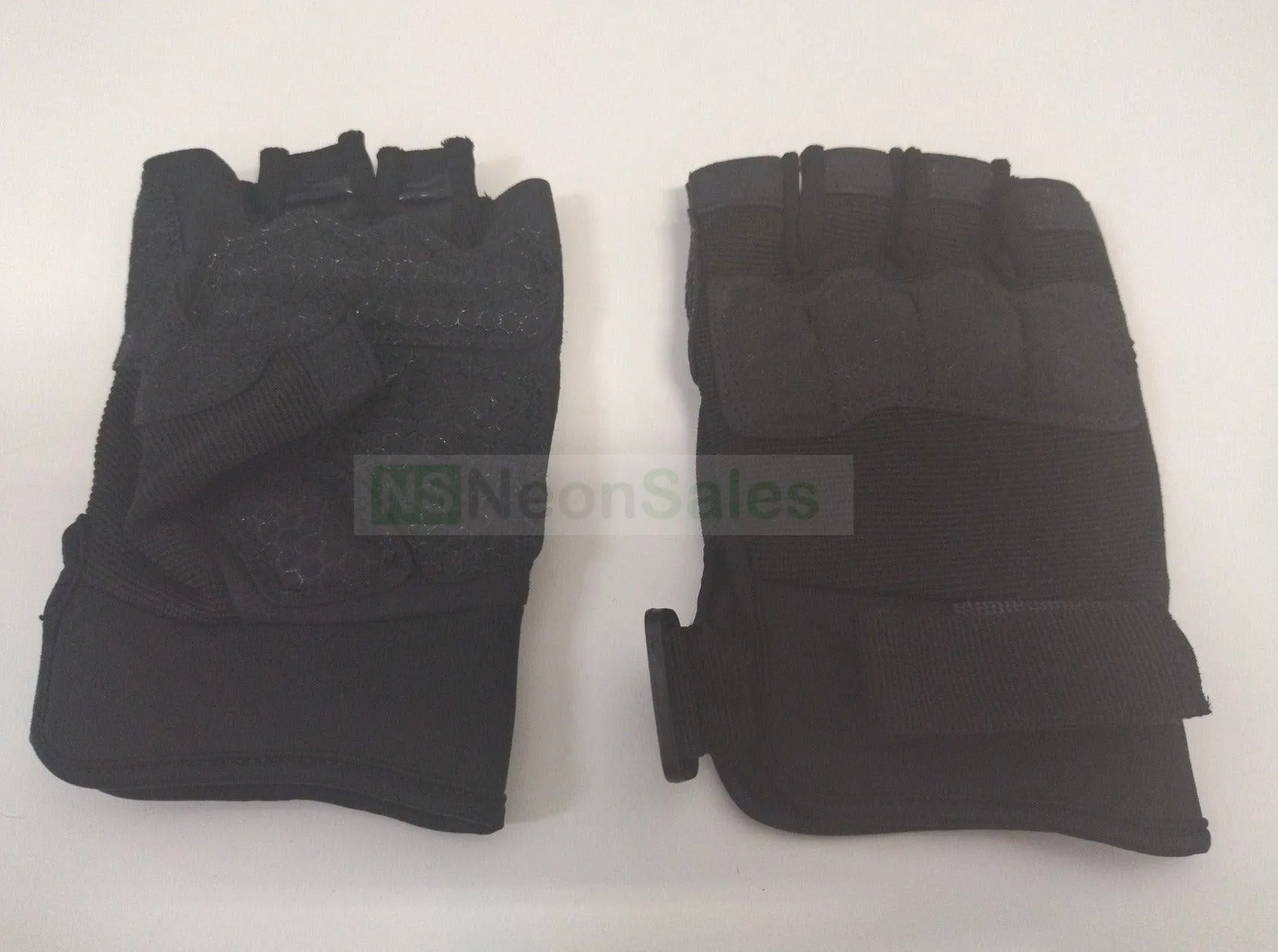 CYTAC HALF FINGER TACTICAL GLOVE - MEDIUM