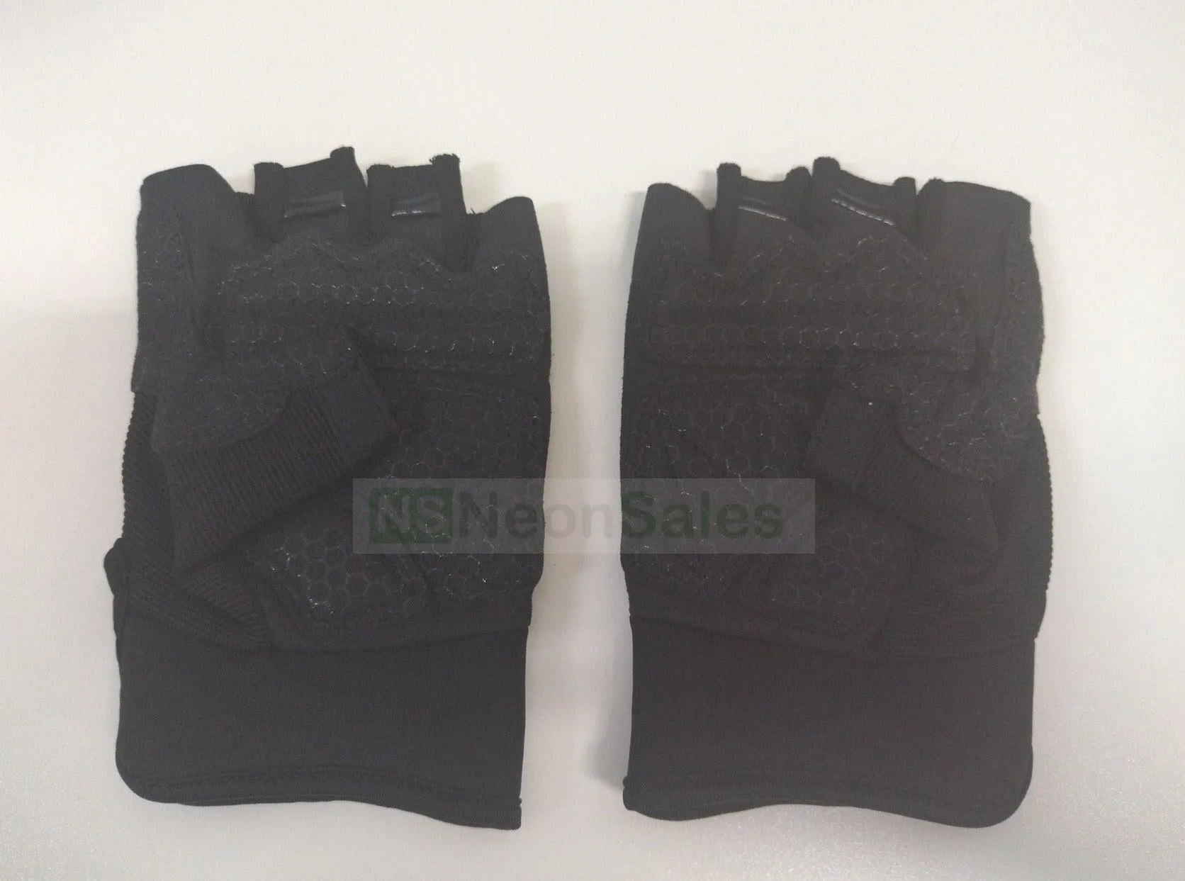 CYTAC HALF FINGER TACTICAL GLOVE - MEDIUM