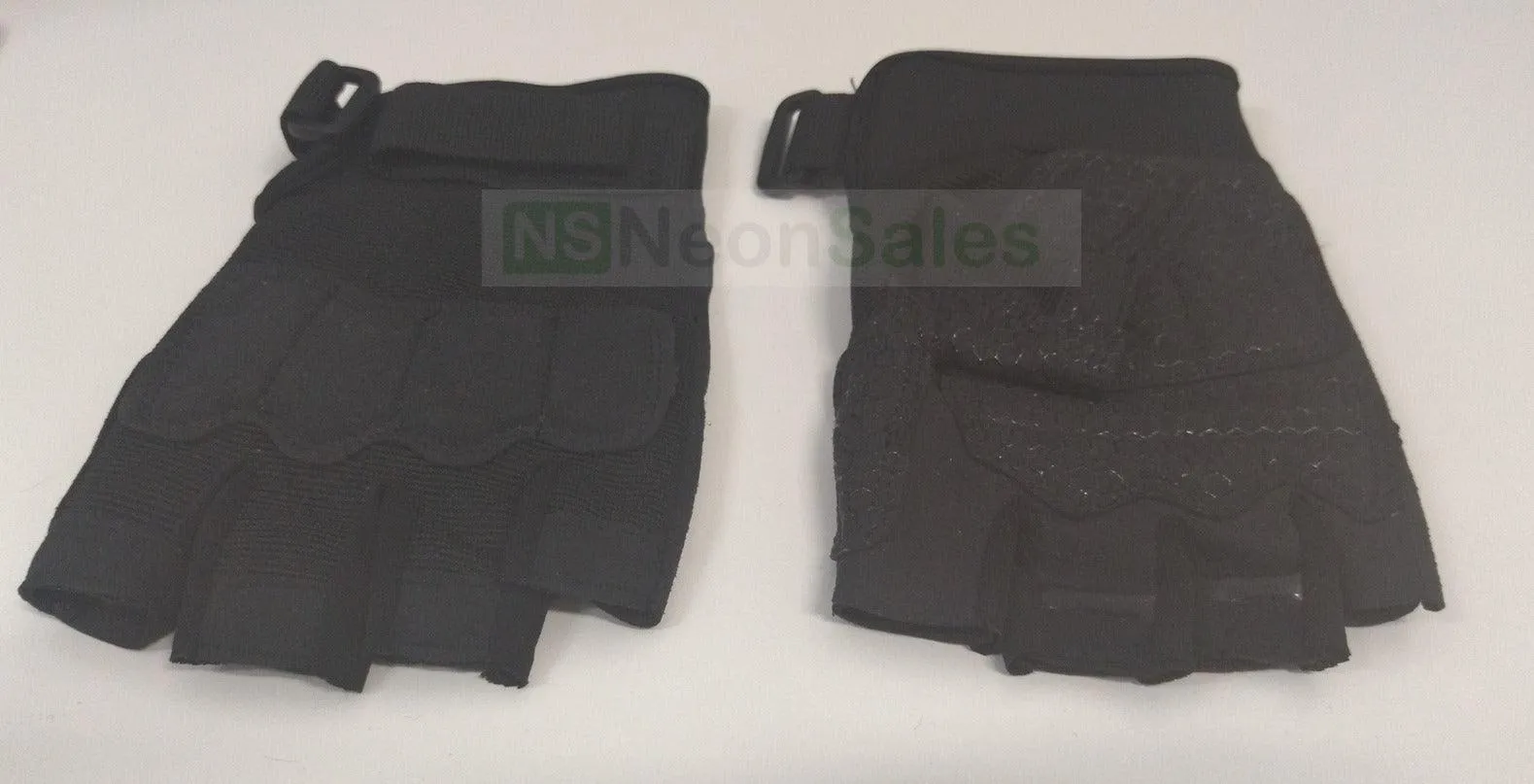 CYTAC HALF FINGER TACTICAL GLOVE - MEDIUM